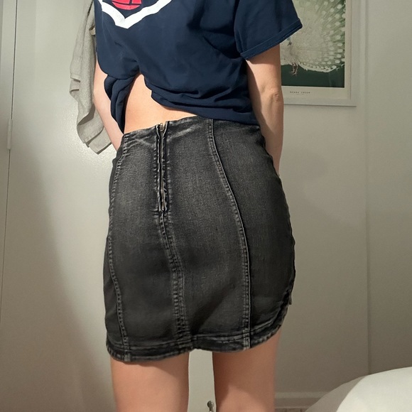 Denim Mini Skirt! - Picture 3 of 6